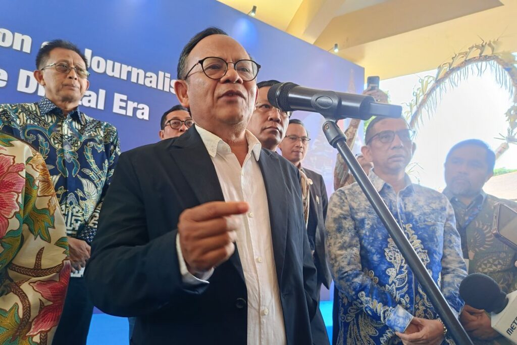 Menteri Hukum Supratman Andi Agtas dan Ketua Dewan Pers Komaruddin Hidayat dalam forum hak cipta jurnalistik ASEAN di Bali