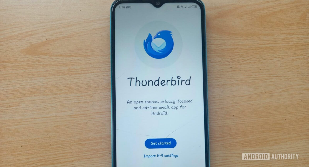 Tampilan aplikasi Mozilla Thunderbird untuk ponsel pintar Android dengan desain modern dan perlindungan privasi lokal