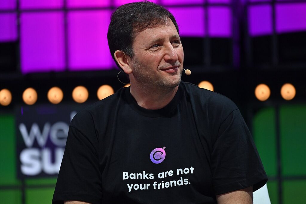 Mantan CEO Celsius Network Alex Mashinsky menghadiri konferensi industri teknologi