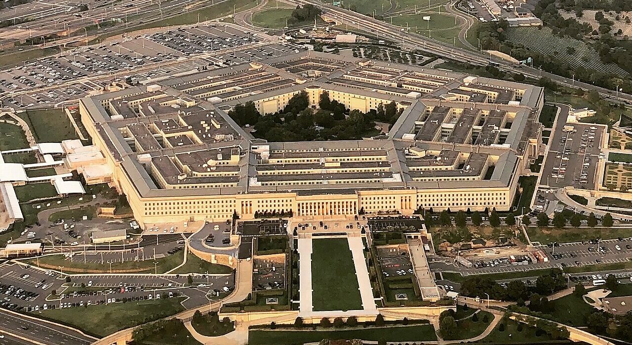 Gedung Pentagon markas Departemen Pertahanan Amerika Serikat dari udara