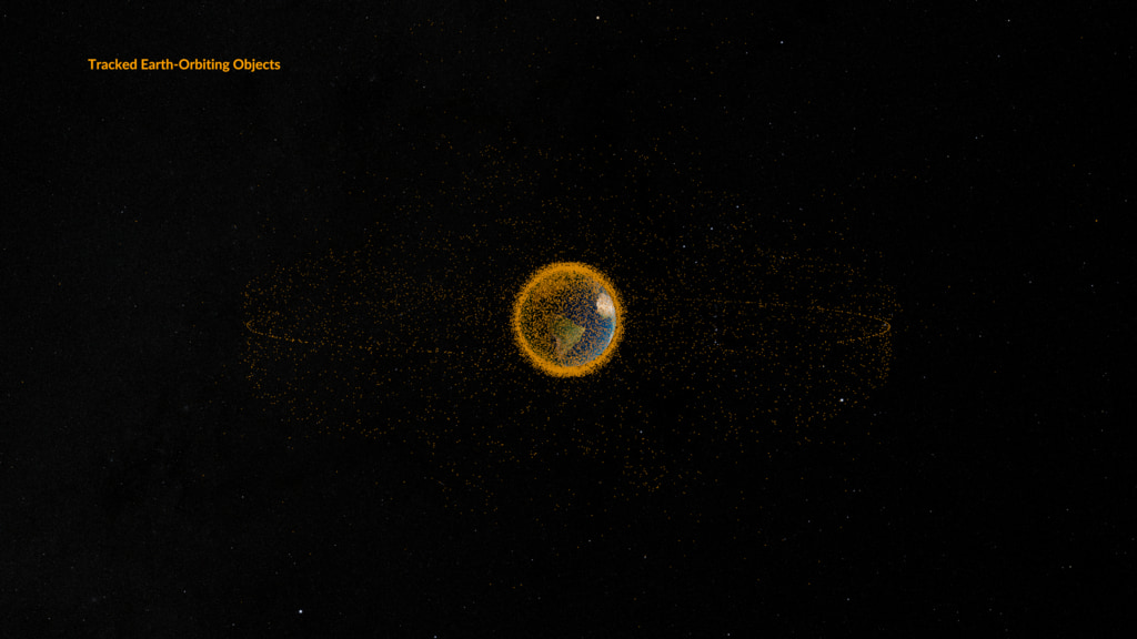 Visualisasi NASA pelacakan satelit dan debris antariksa di orbit Bumi
