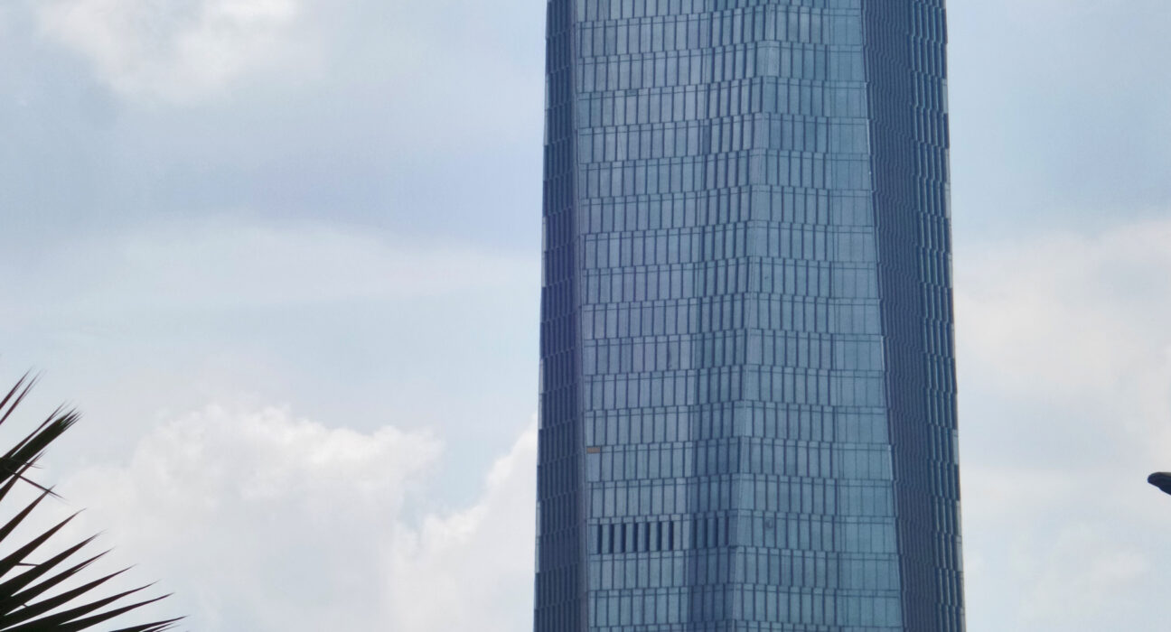 Gedung Telkom Landmark Tower Jakarta kantor pusat Telkom Indonesia