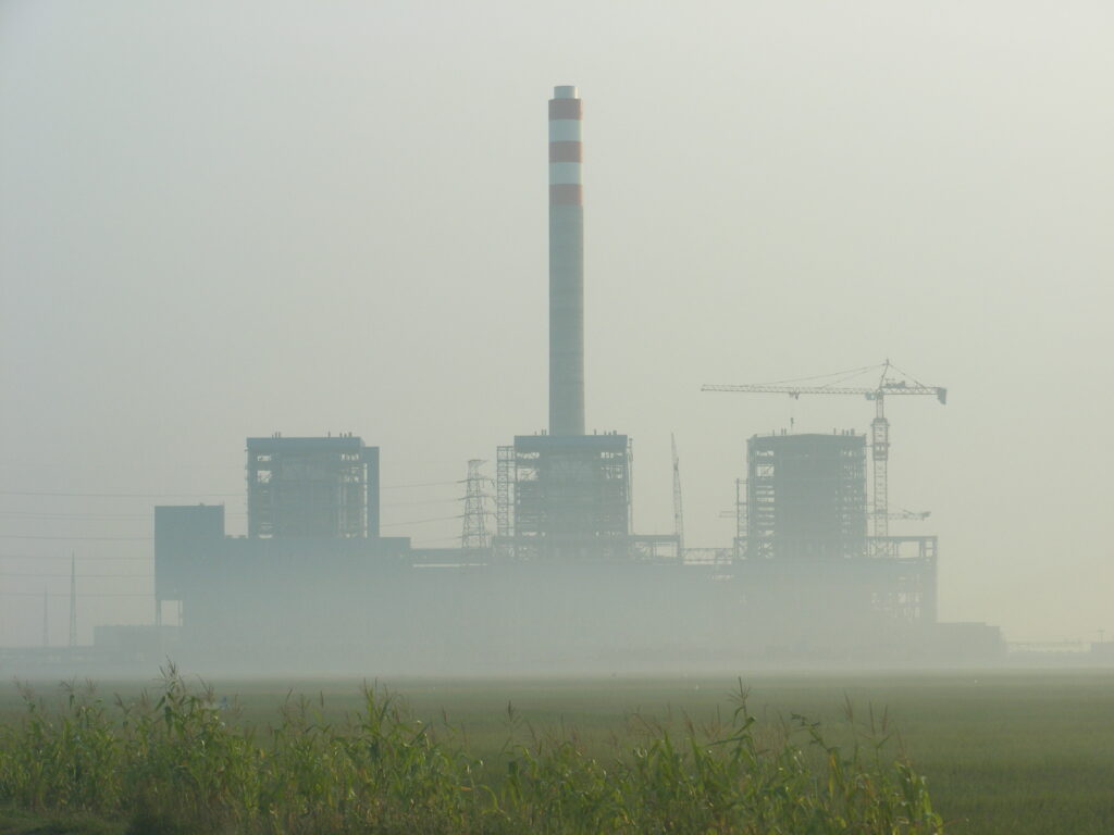 Kawasan pembangkit energi dan cerobong industri di Indonesia