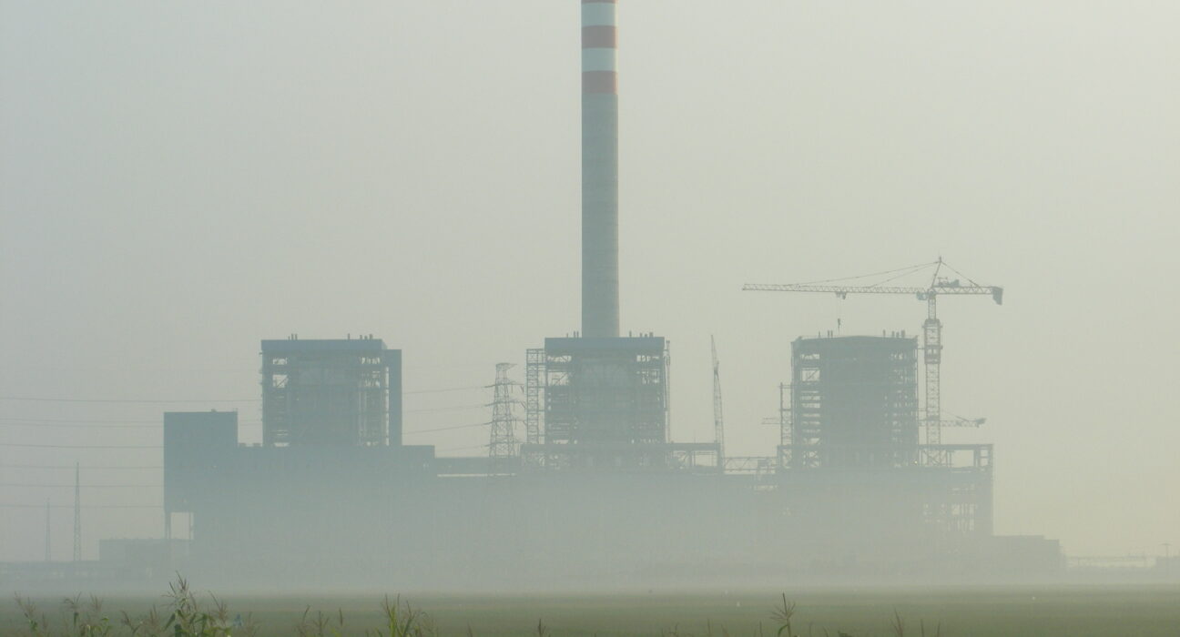 Kawasan pembangkit energi dan cerobong industri di Indonesia