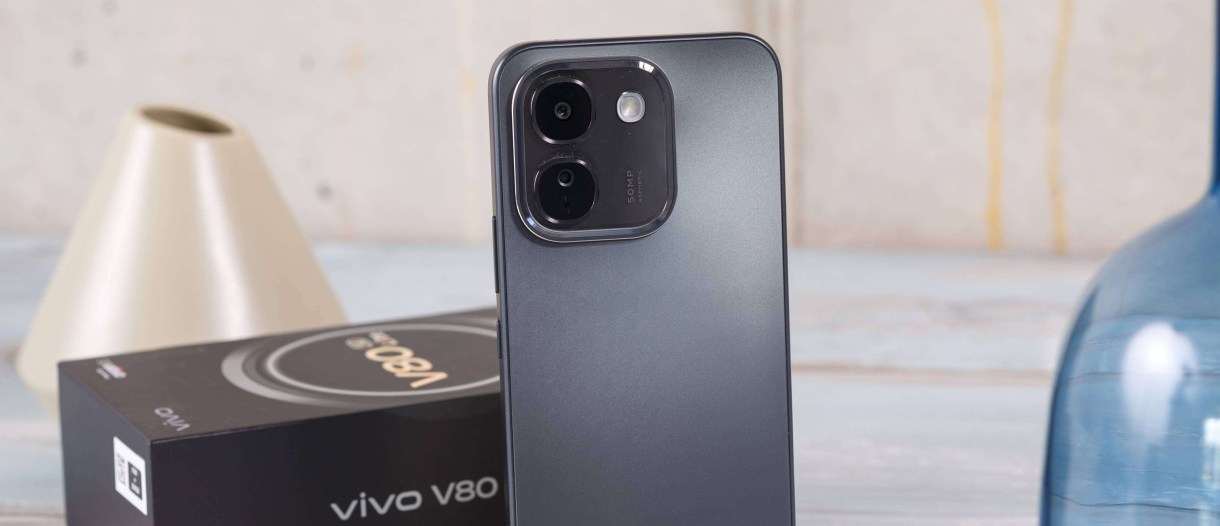Unboxing dan desain bodi vivo V80 Lite versi global
