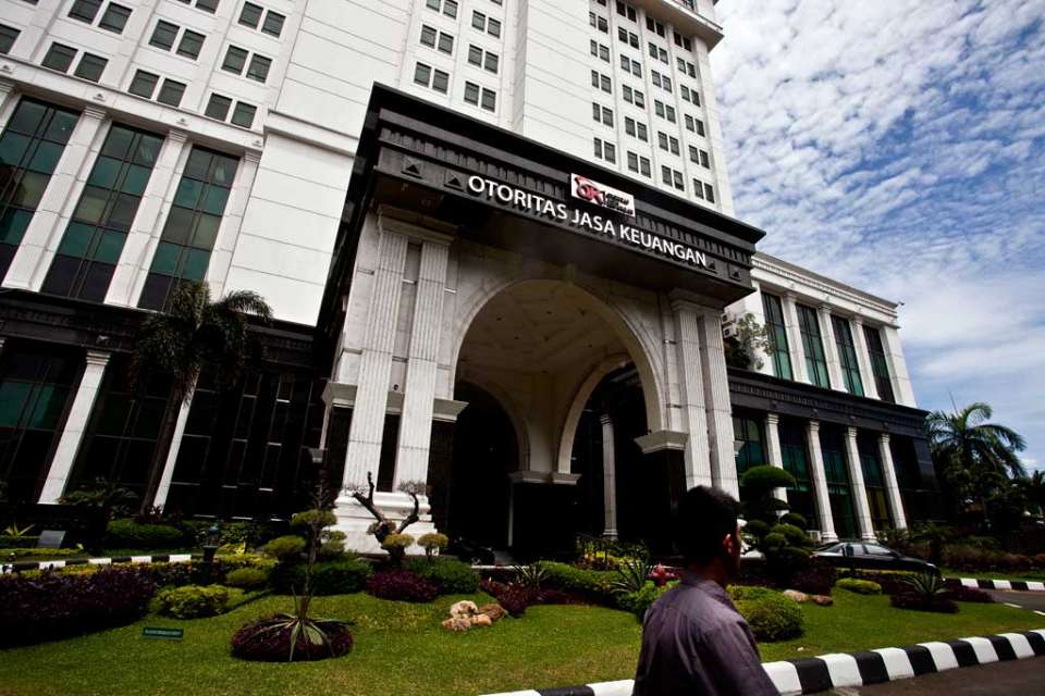 Gedung Otoritas Jasa Keuangan (OJK) yang mengawasi industri pinjaman daring dan LPBBTI di Indonesia