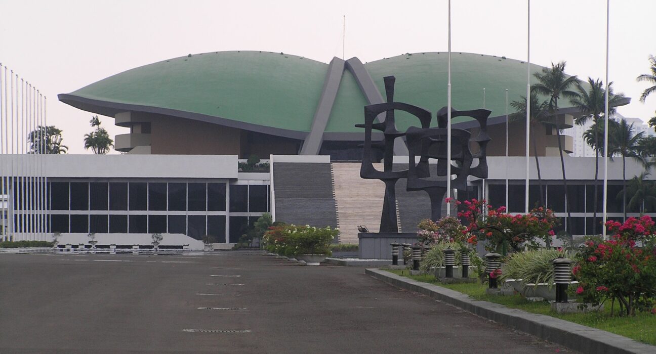 Gedung DPR MPR RI Senayan Jakarta tempat pengesahan Undang-Undang Perlindungan Ketenagakerjaan baru